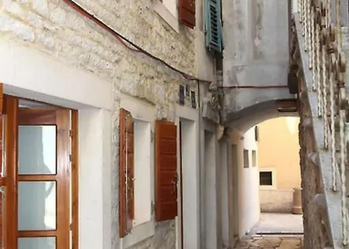 Sunny And 아파트 시베니크