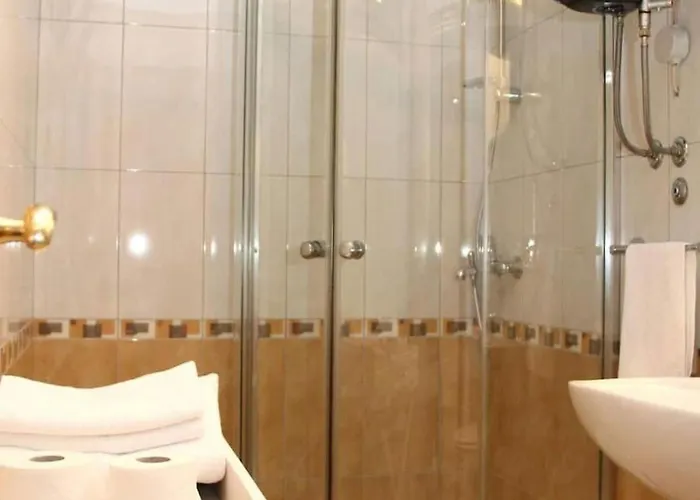 Sunny And 시베니크